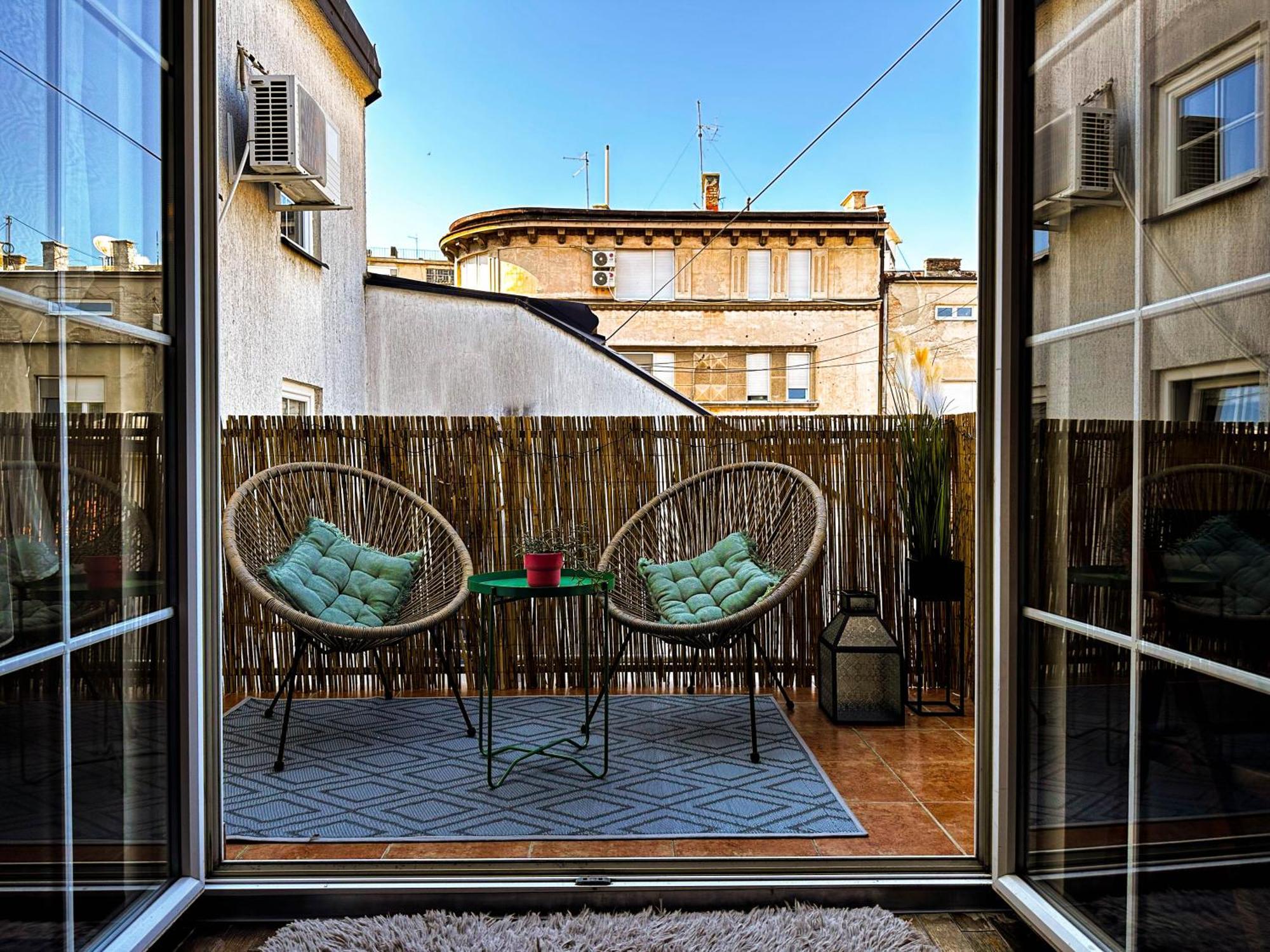 Family Penthouse Old Town Heart Renovated Leilighet Beograd Eksteriør bilde